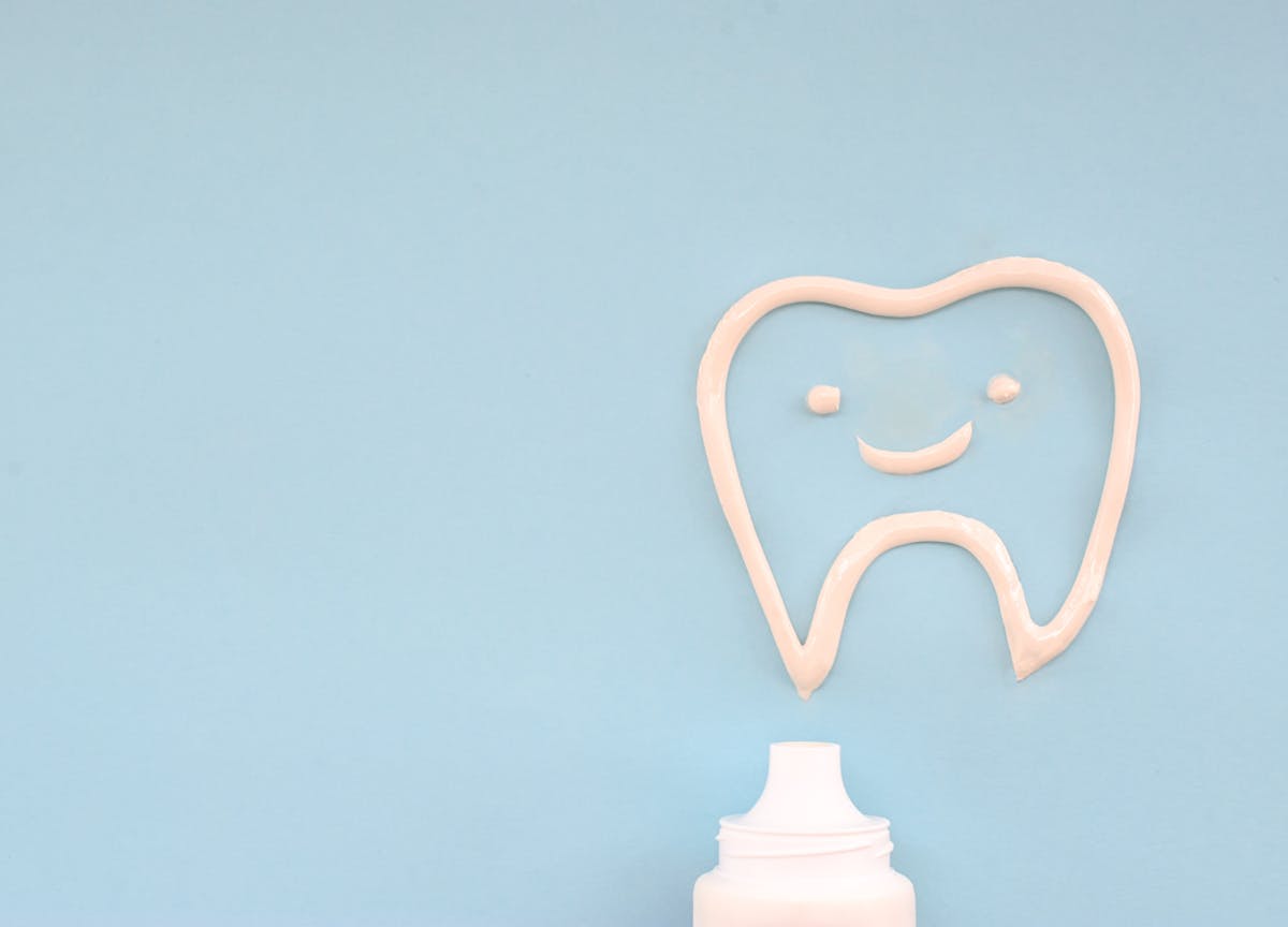 What's the correct toothpaste for dentures? medino