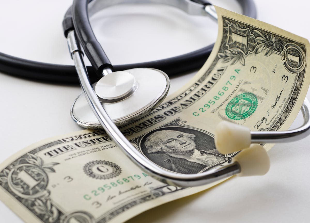 The cost of healthcare UK vs USA medino